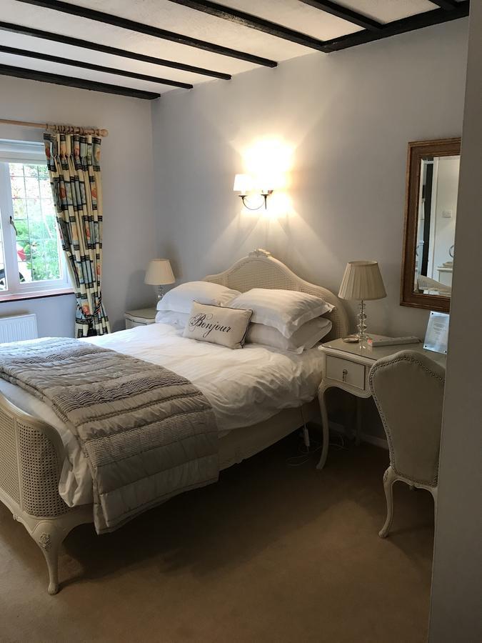 Tudor Place Bed & Breakfast Уинерш Екстериор снимка